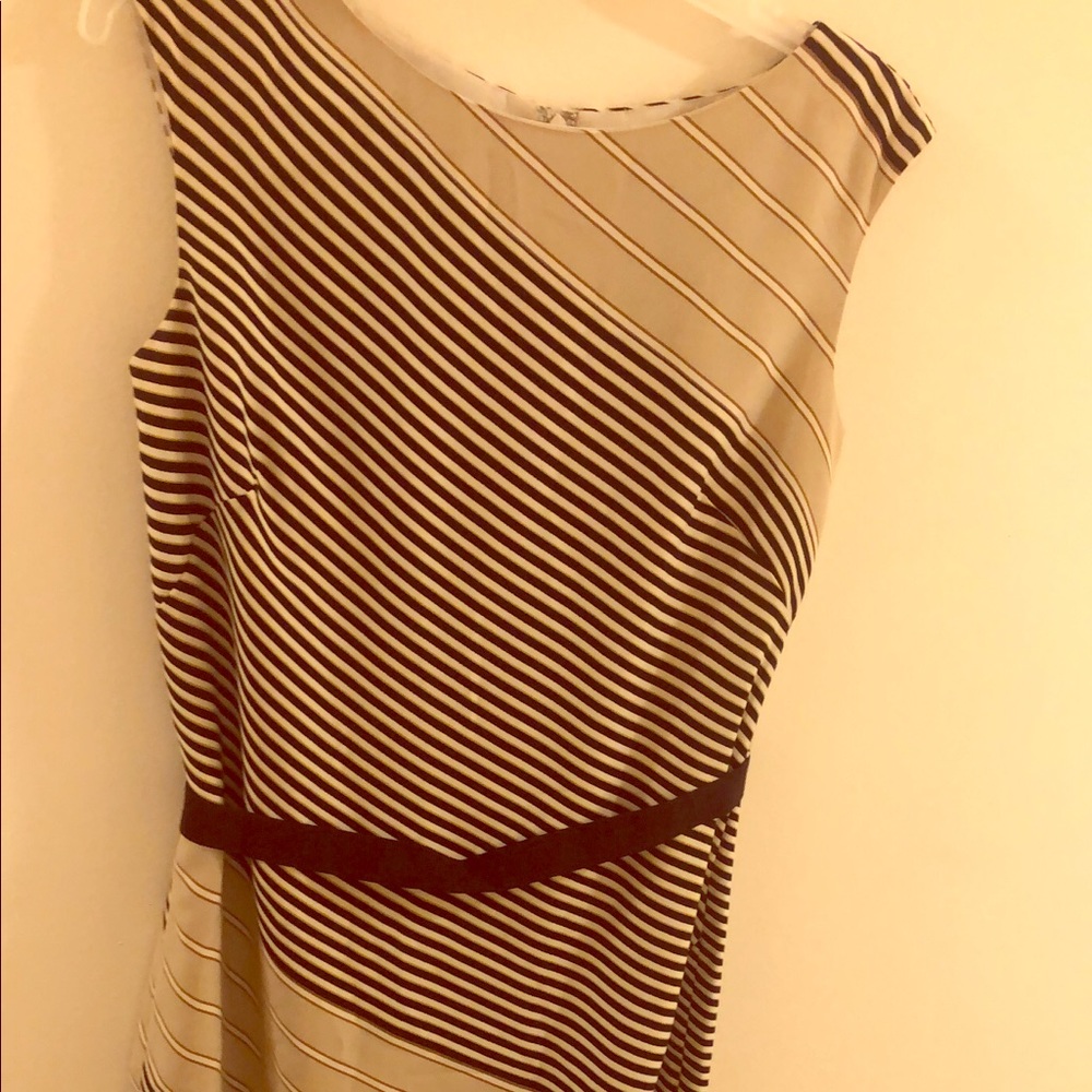 ✨ANN TAYLOR SLEEVELESS DRESS - Picture 4 of 6